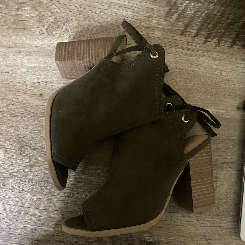 Lauren Conrad heels